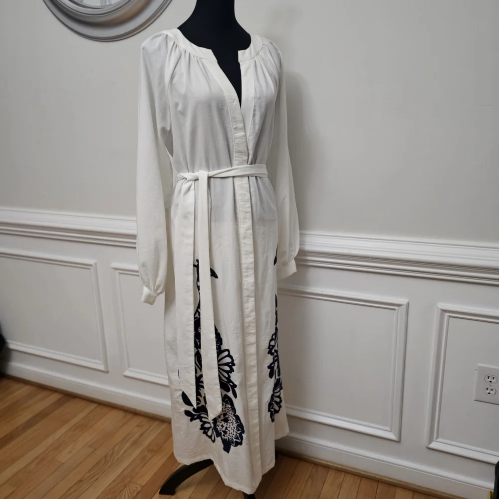 Eloquii Ivory Maxi Dress with Navy Giraffe Floral Motif - Picture 5 of 14